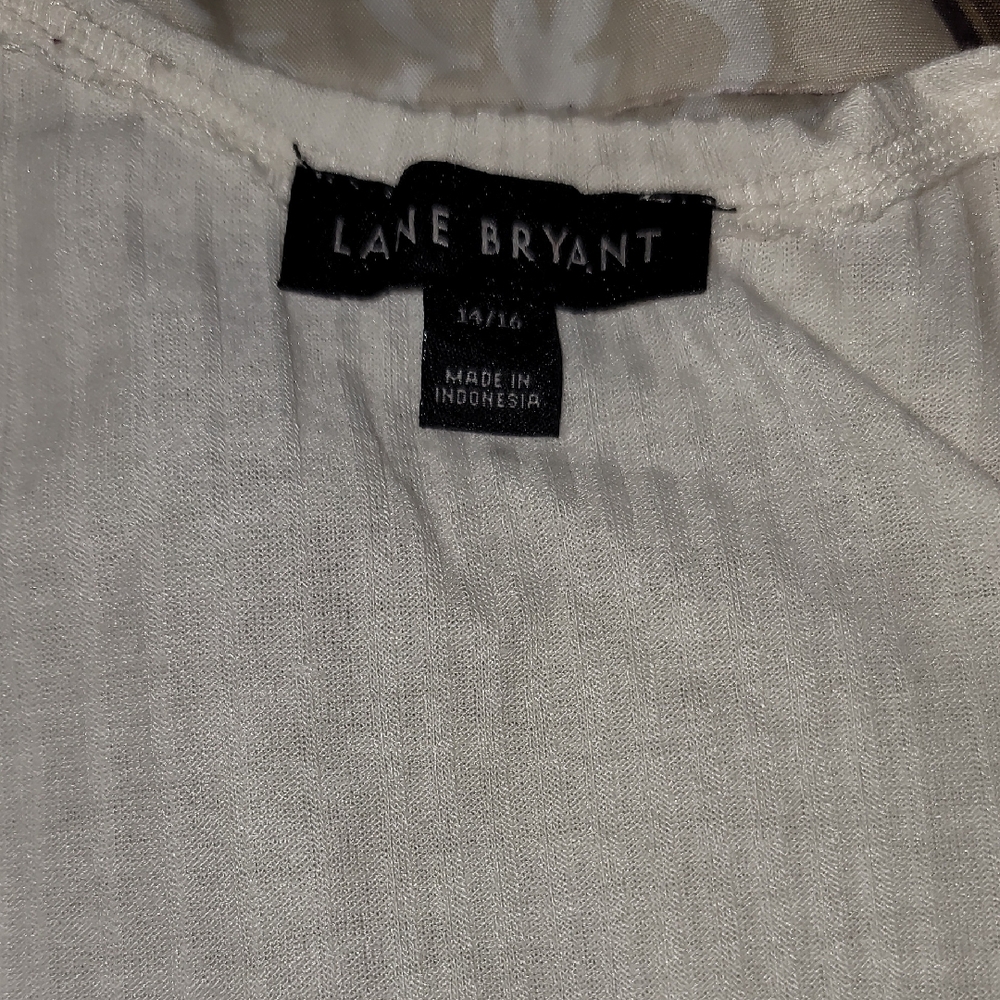 Lane Bryant Cream Wrap Blouse Sz: 14/16 - Picture 9 of 9